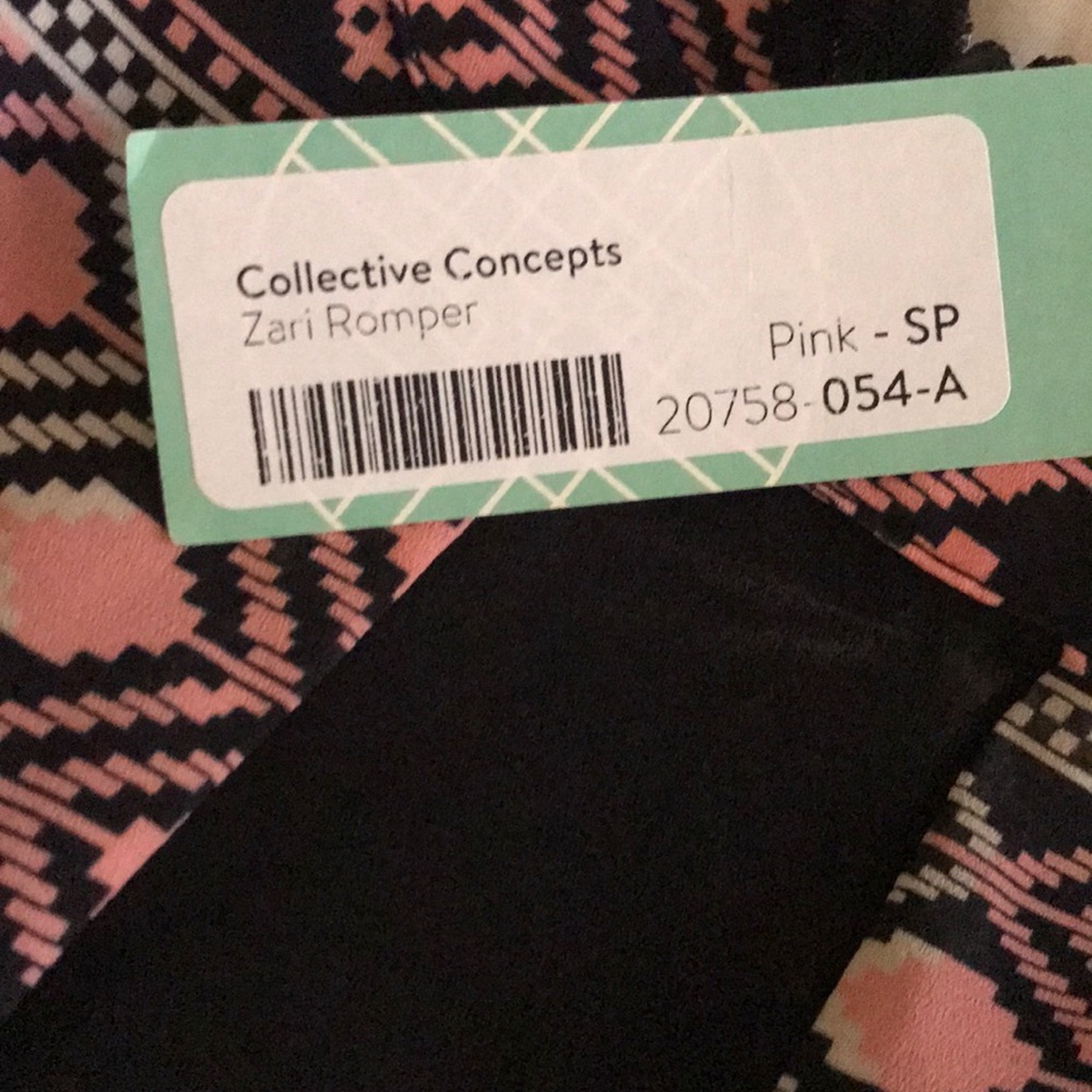SOLD Stitch Fix Collective Concepts Zari Romper SP - Picture 7 of 8
